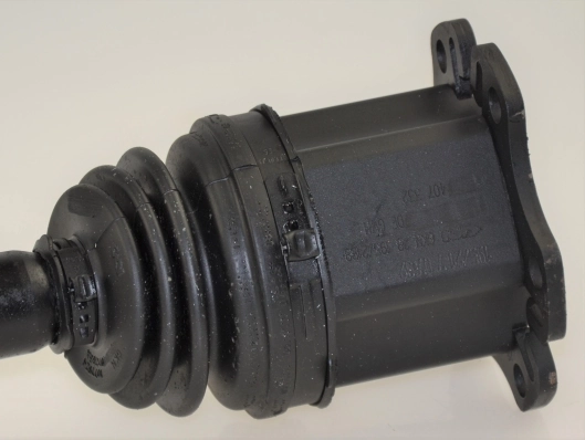 Левая полуось Posterparts BB4021