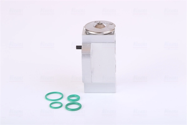 8T0820679A BW Терморегулирующий вентиль кондиционера