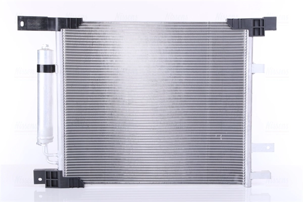 Radiador de aparelho de ar condicionado Nissan Versa N17