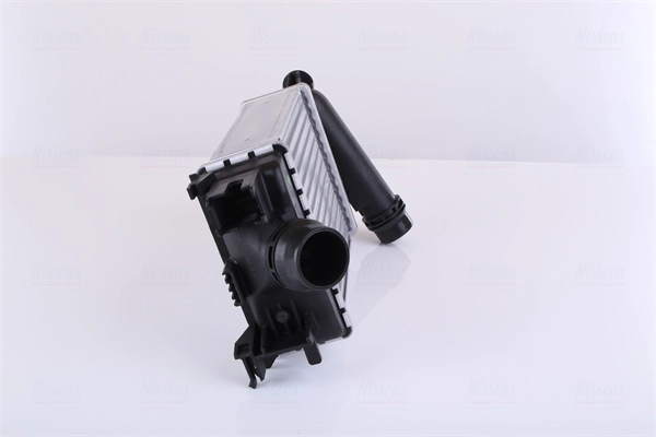 Купить NIS961583 Nissens Интеркулер