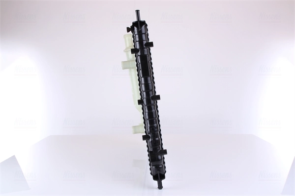 Радиатор охлаждения двигателя Nissens 61779 цена, от 32.09 USD
