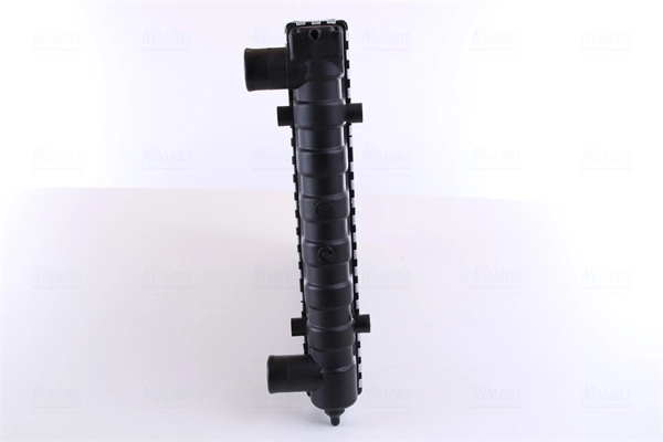 Радиатор охлаждения двигателя Nissens 651811 цена, от 40.54 USD