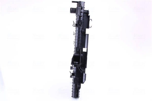 LR015560 Britpart Радиатор основной