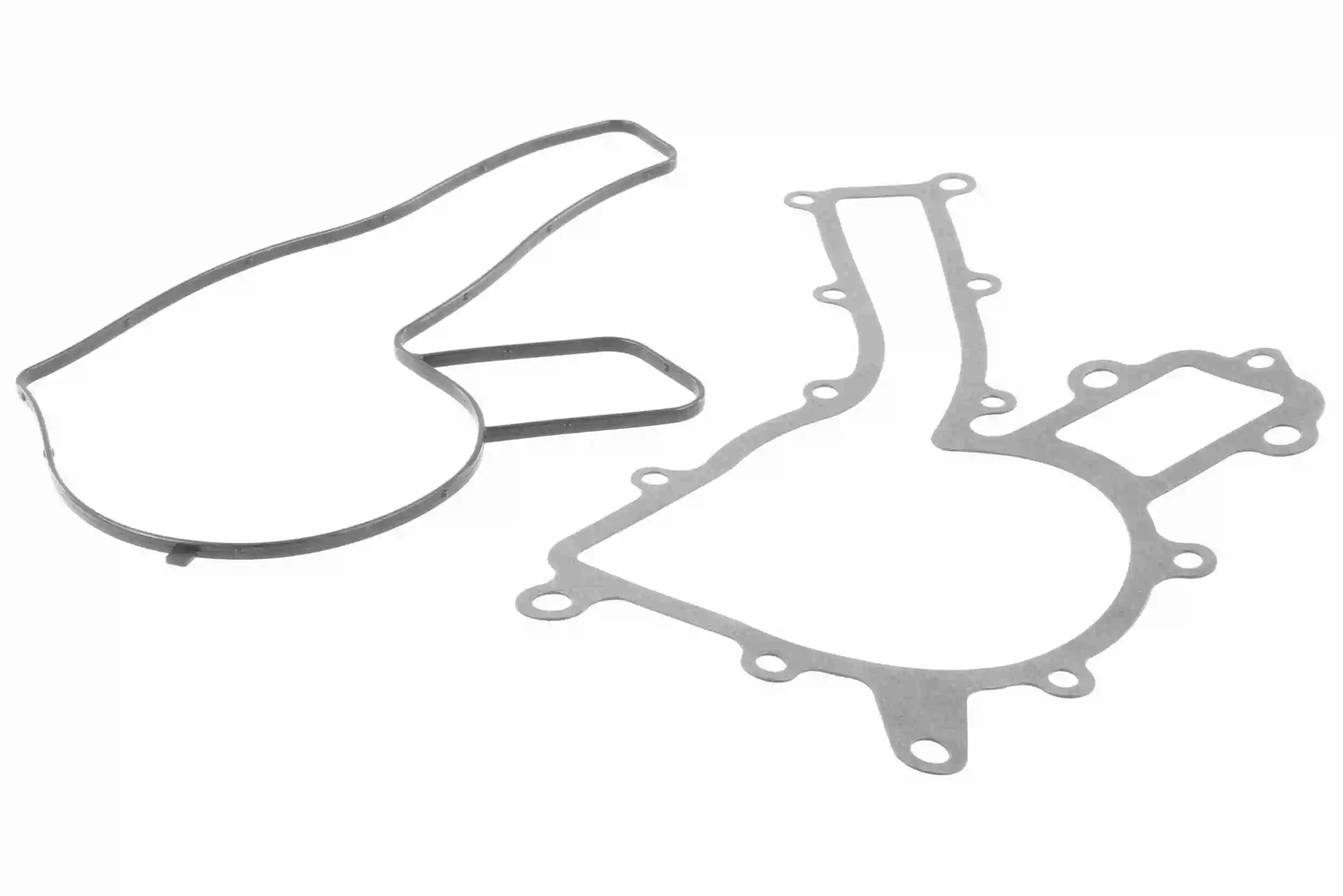 Насос водяной на Mercedes CLS  C219