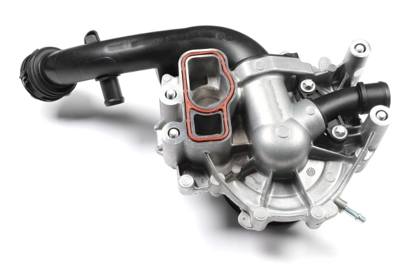 Насос водяной на Mercedes C  W204