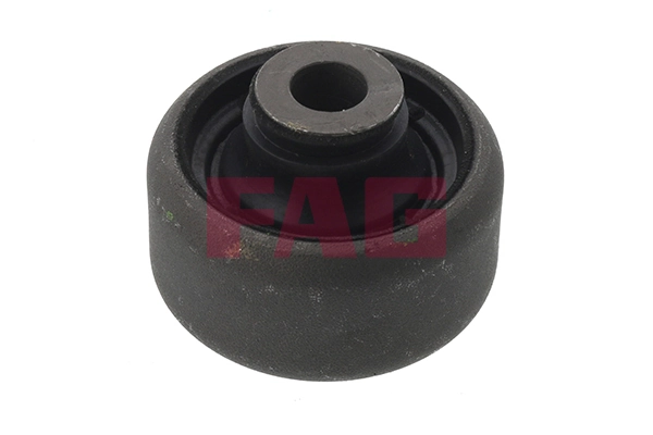 Сайлентблок переднего рычага QS1701BP Q-top