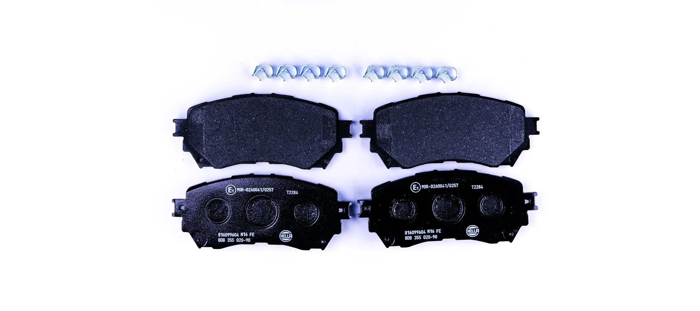 Колодки тормозные передние дисковые HELLA 8DB355020901