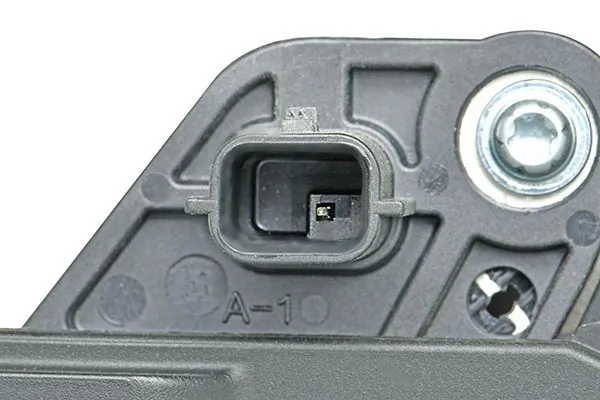Генератор автомобильный на Nissan Qashqai II J11
