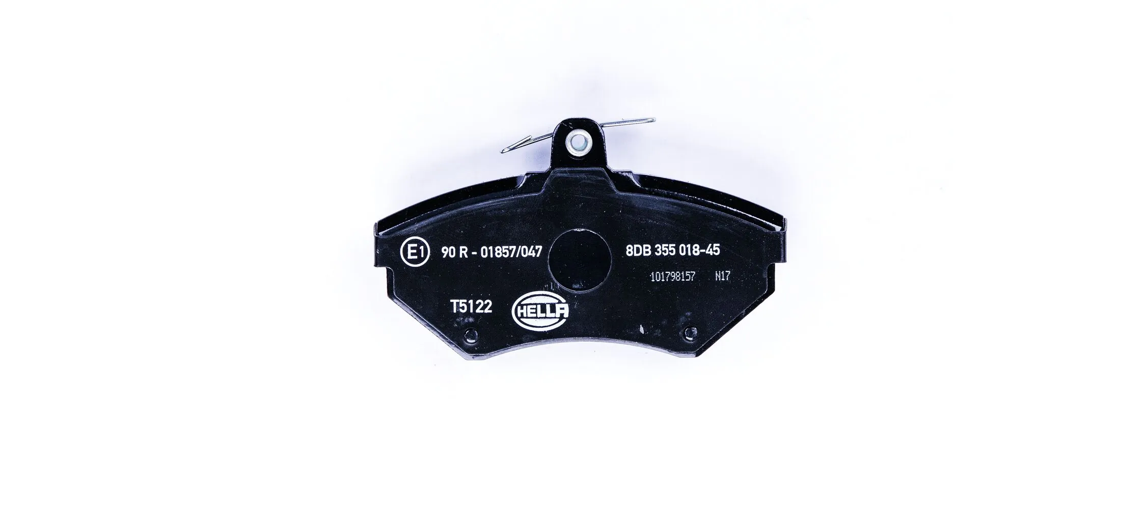 8DB355018451 HELLA Колодки передние