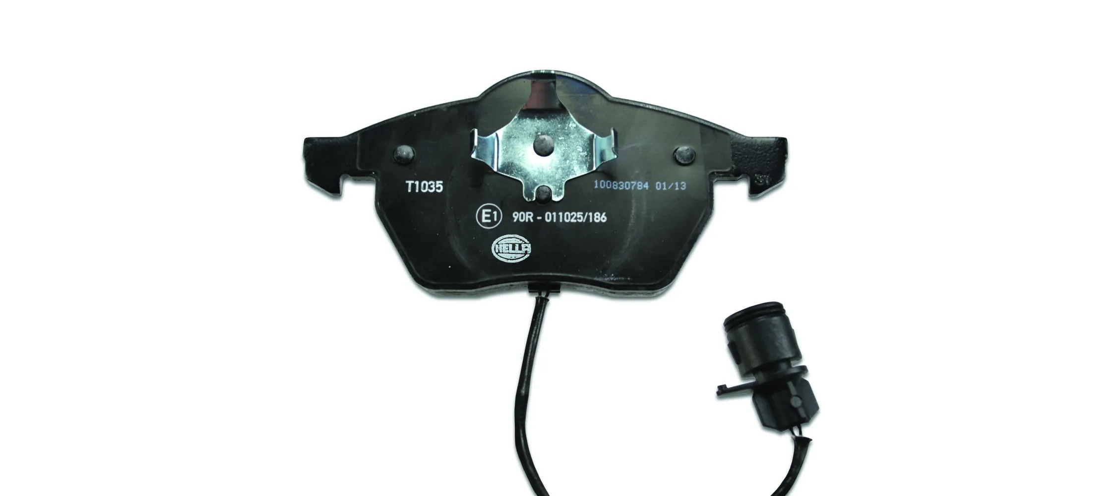 8DB355007461 HELLA Колодки передние