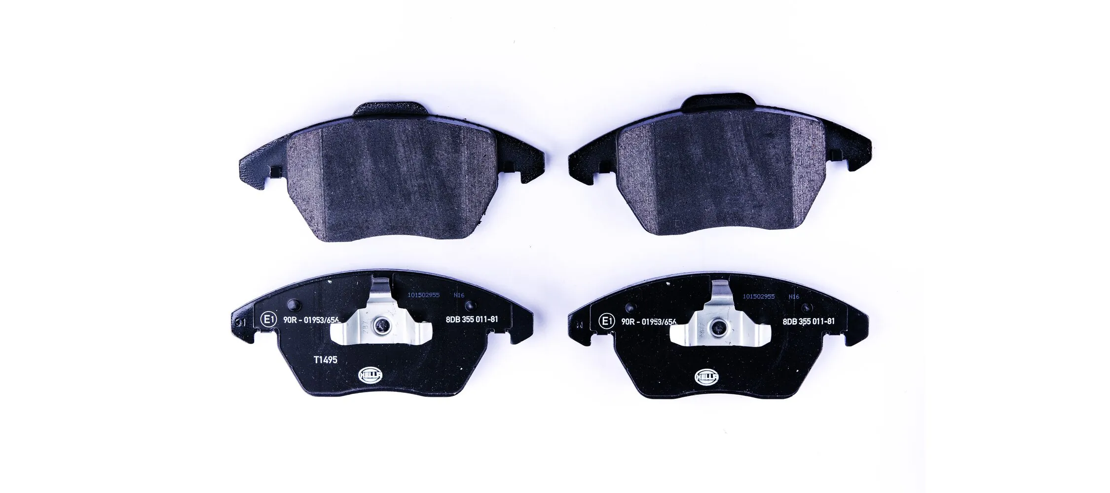 Колодки тормозные передние дисковые HELLA 8DB355011811
