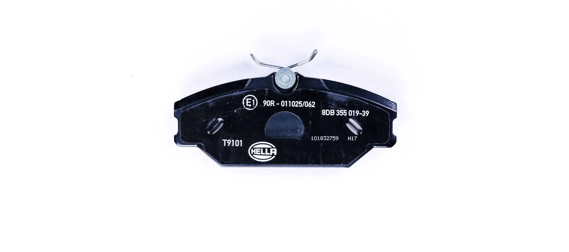 8DB355019391 HELLA Колодки передние