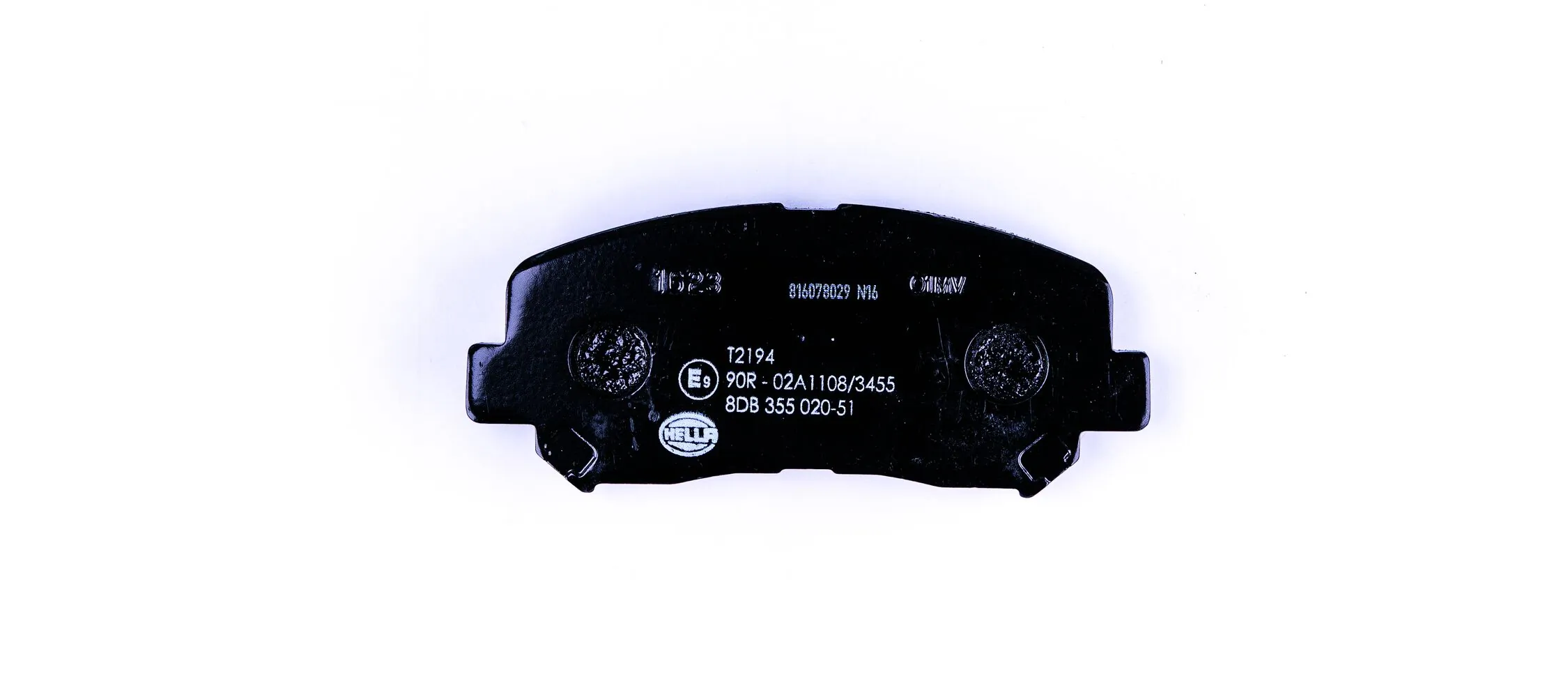 8DB355020511 HELLA Колодки передние