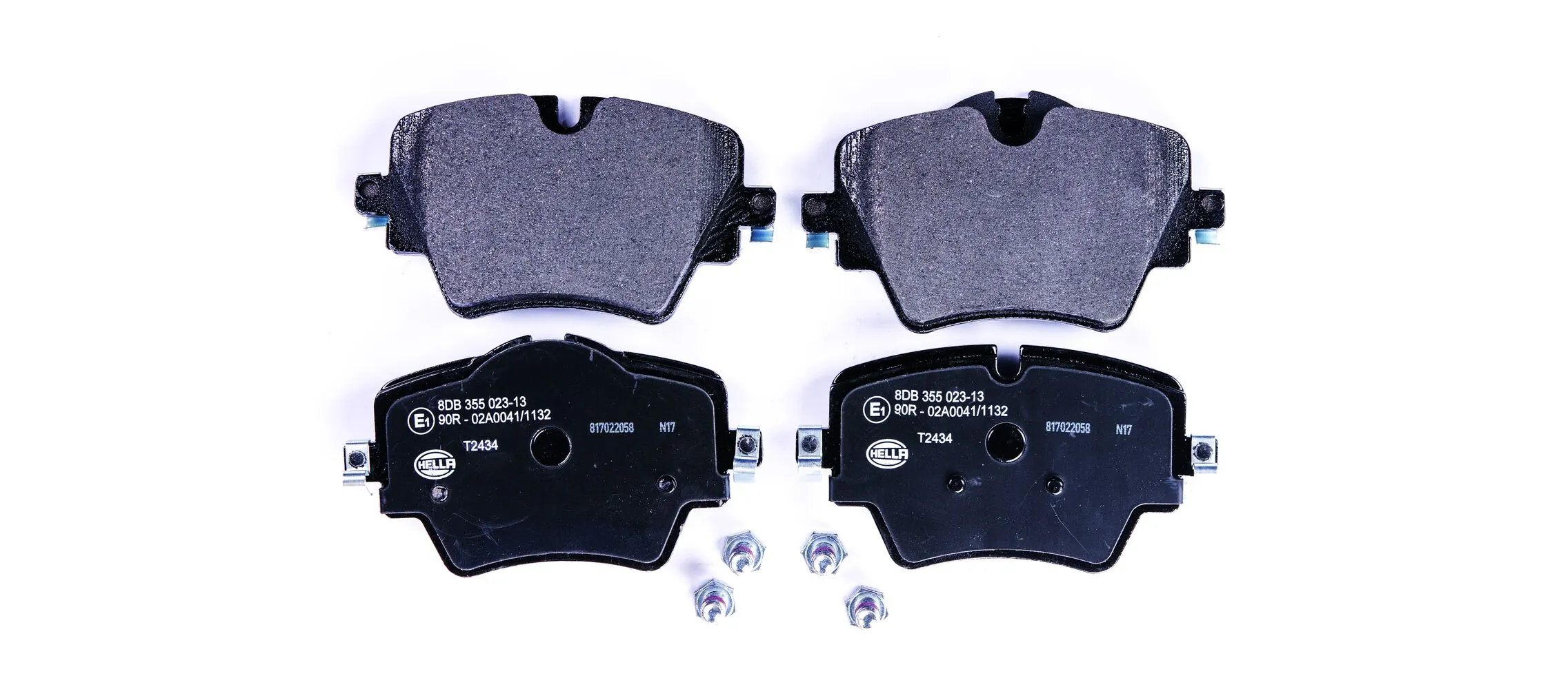 Колодки тормозные передние дисковые HELLA 8DB355023131