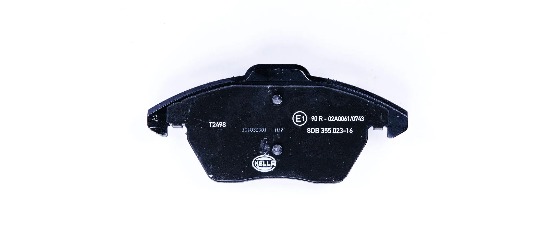 8DB355023161 HELLA Колодки передние