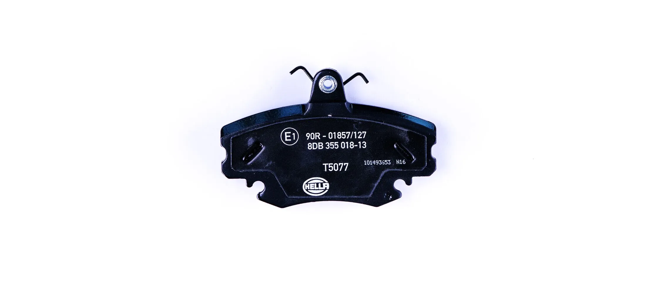 8DB355018131 HELLA Колодки передние