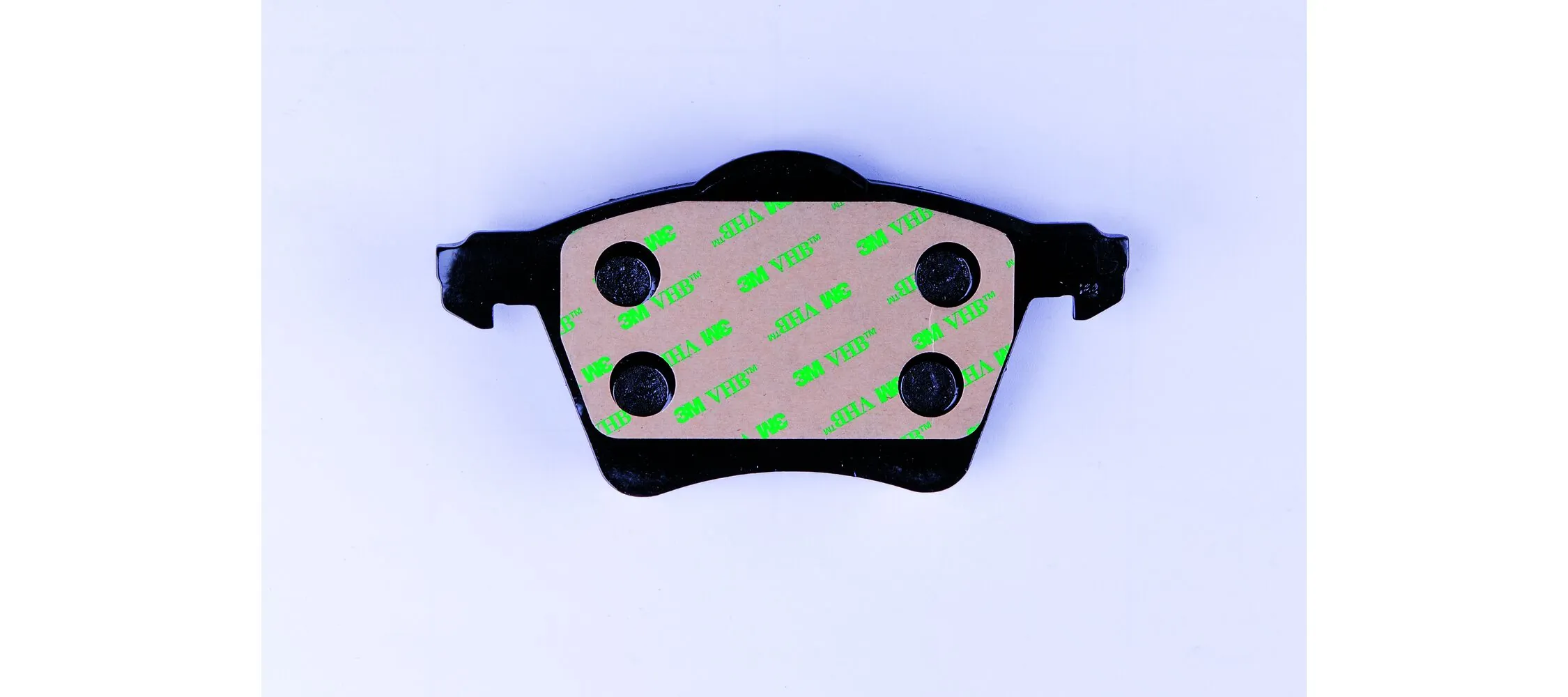 8DB355010631 HELLA Колодки передние