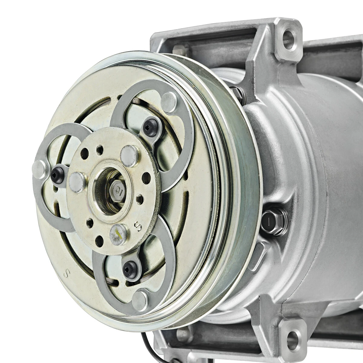 Компрессор системы кондиционирования VALEO 815022 цена, от 287.18 USD