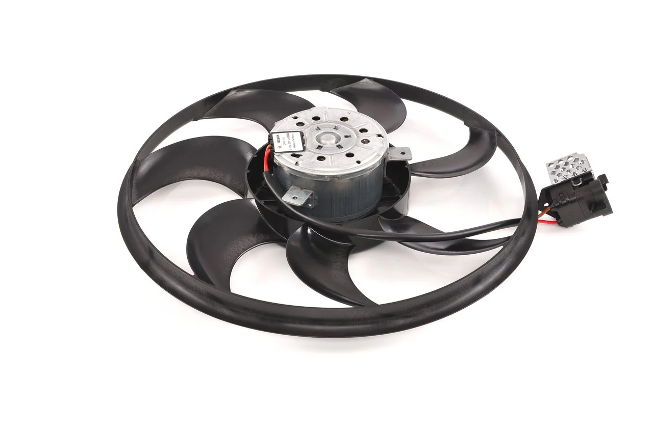 0130303246 Bosch Диффузор радиатора охлаждения в сборе с мотором
