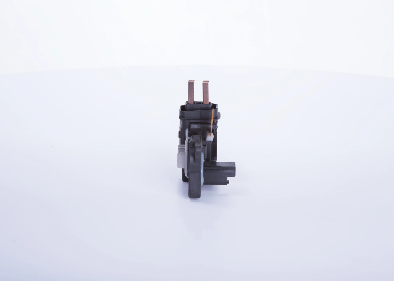 Купить F00MA45237 Bosch Реле регулятор напряжения генератора