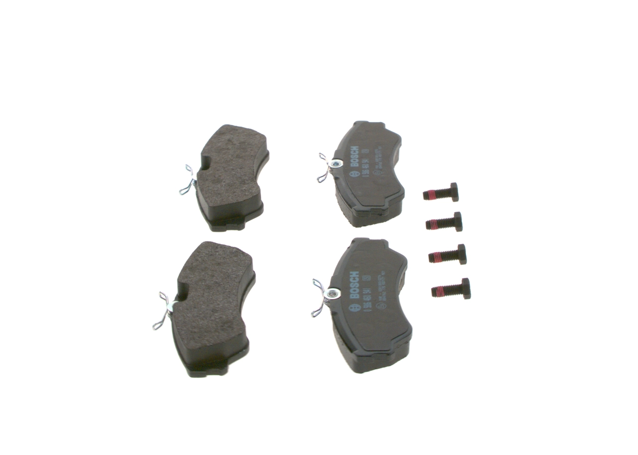 Передние тормозные колодки 0986460941 Bosch