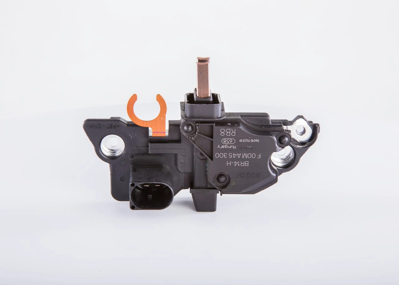 F00MA45300 Bosch Реле-регулятор напряжения