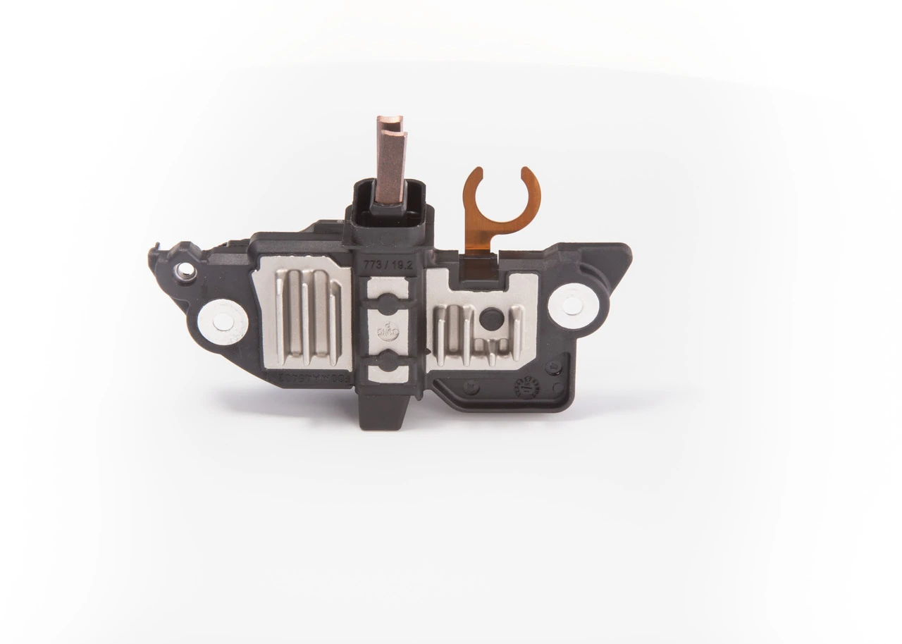 Купить F00MA45303 Bosch Реле регулятор напряжения генератора