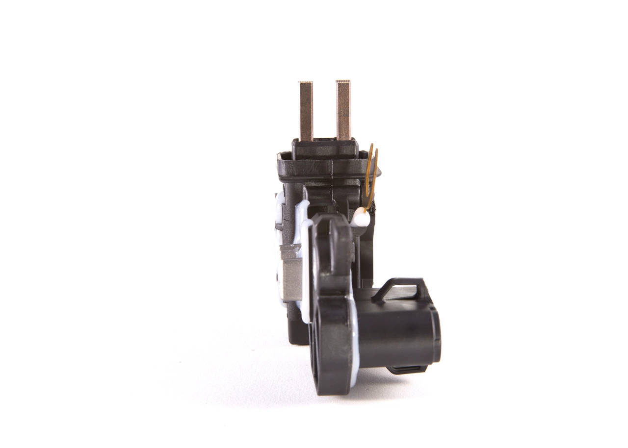 F00M144123 Bosch Реле-регулятор напряжения