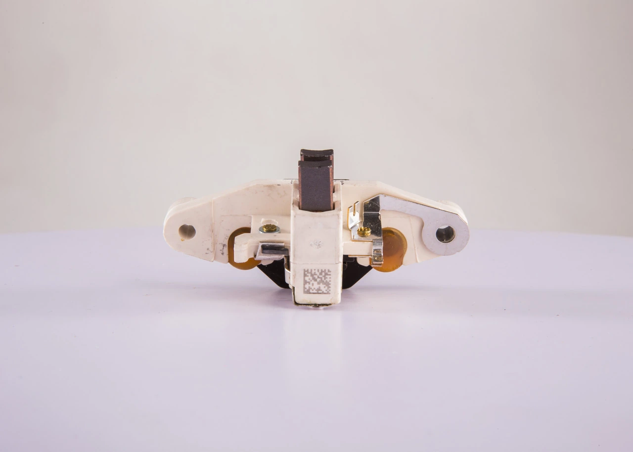 Реле зарядки генератора Bosch 1197311090 цена, от 6.91 USD