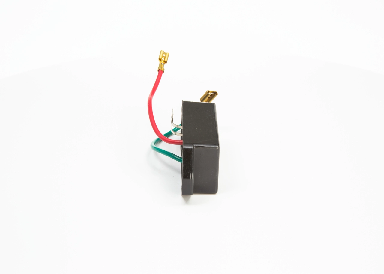 Купить 1986AE0005 Bosch Реле регулятор напряжения генератора