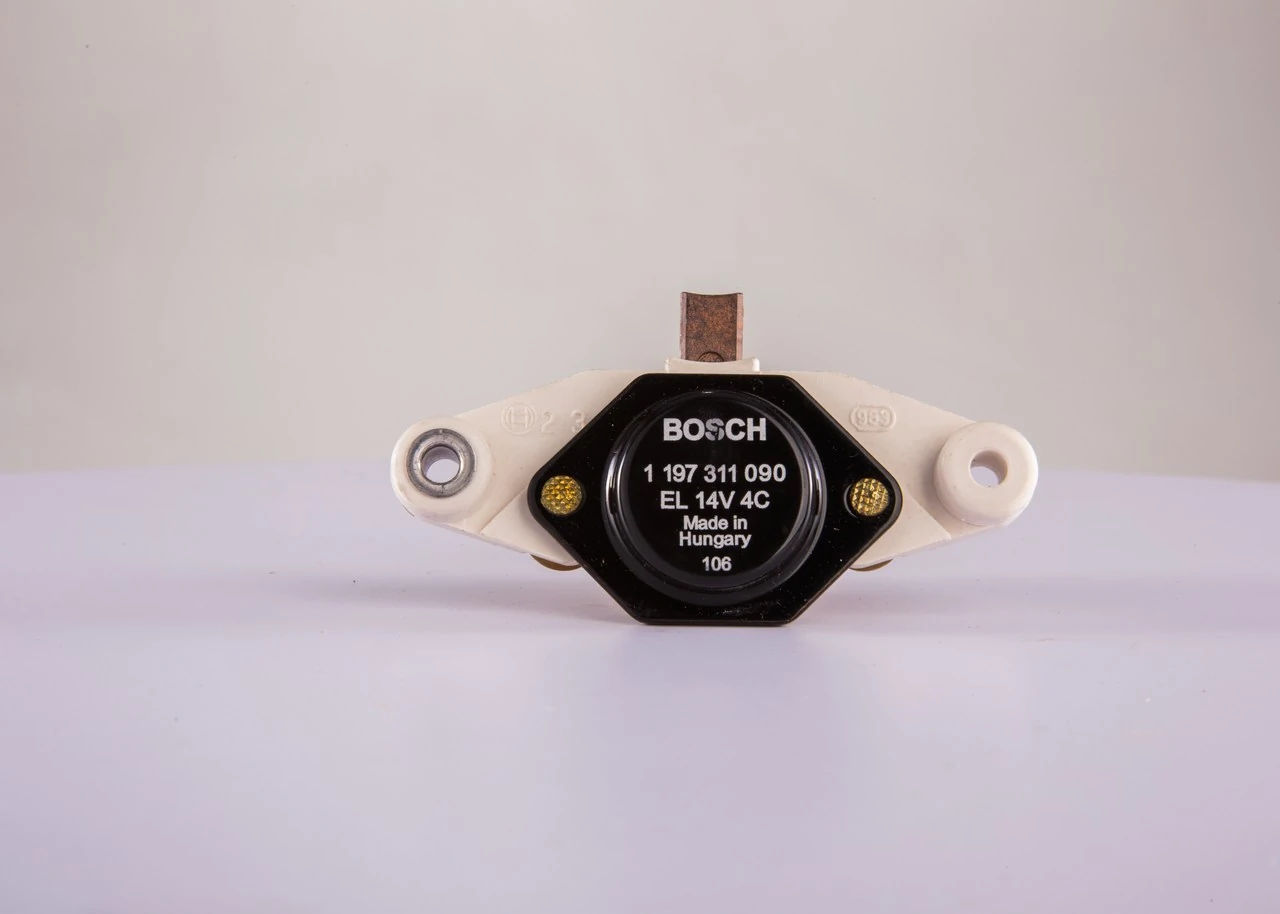 1197311090 BOSCH Regulador original y equivalente