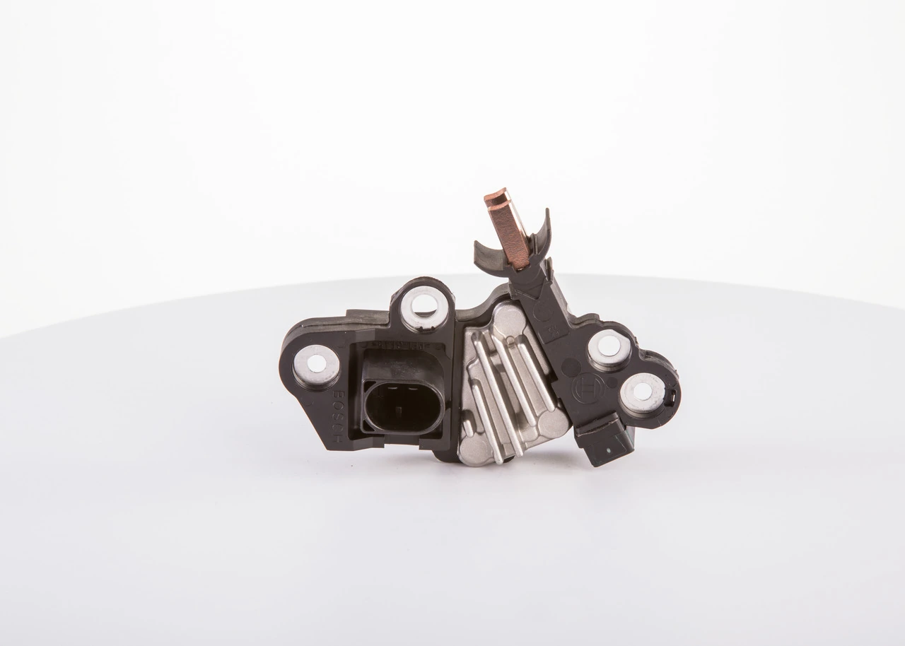 F00M346098 Bosch Реле-регулятор напряжения