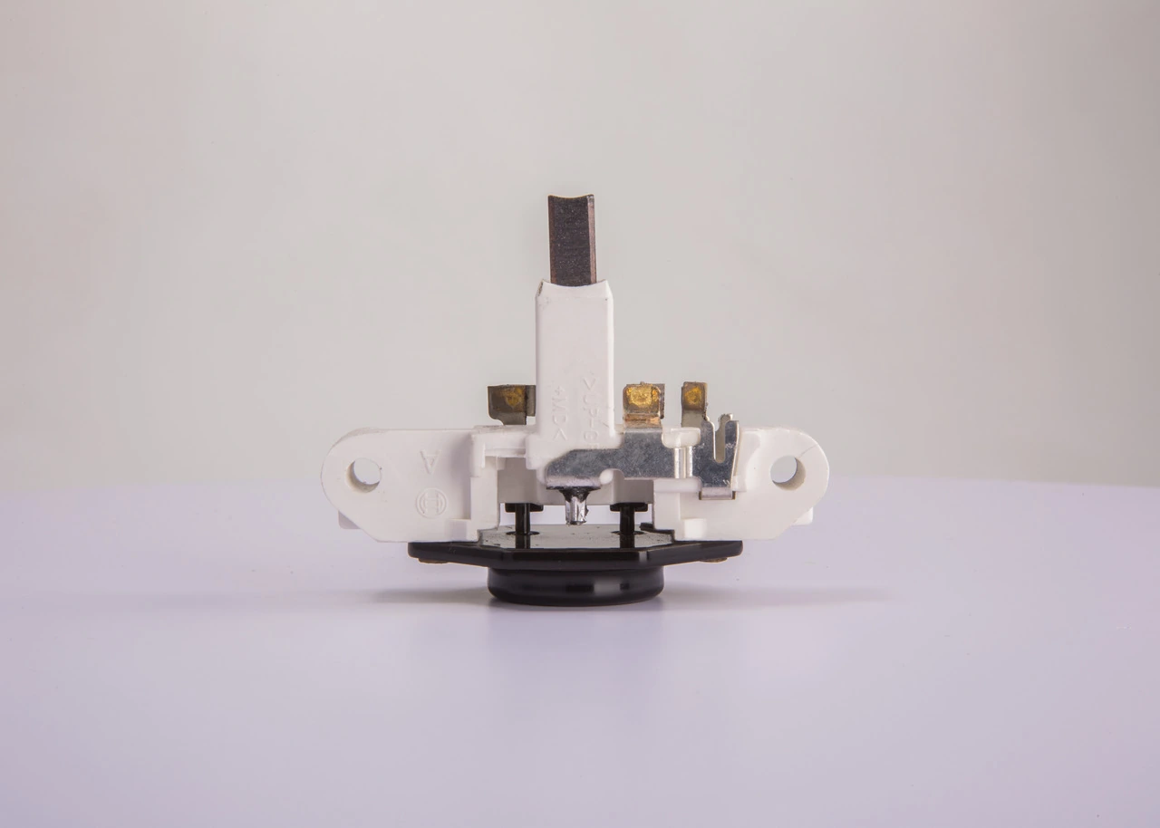 Реле зарядки генератора Bosch 1197311214 цена, от 6.10 USD