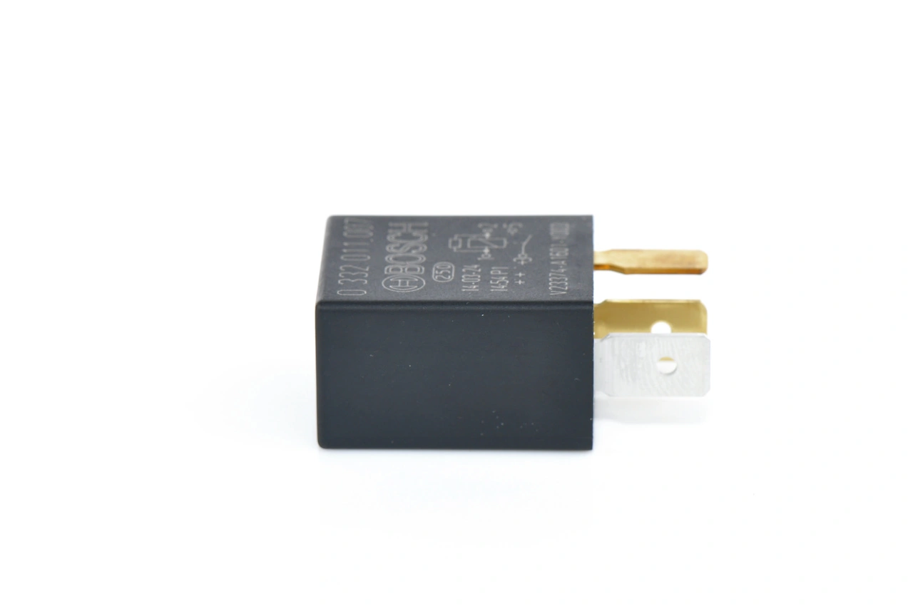0332011007 Bosch Реле противотуманной фары