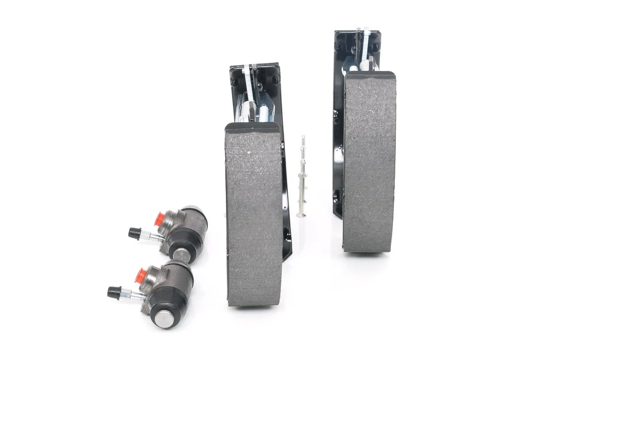 Купить 0204114576 Bosch Колодки тормозные задние барабанные, в сборе с цилиндрами, комплект