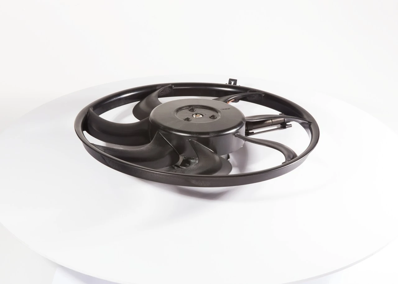 Электровентилятор охлаждения в сборе Bosch 0130303283 цена, от 54.84 USD