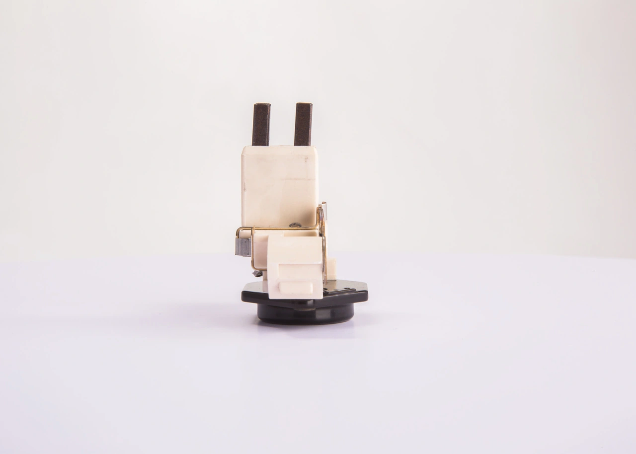 1197311233 Bosch Реле-регулятор напряжения