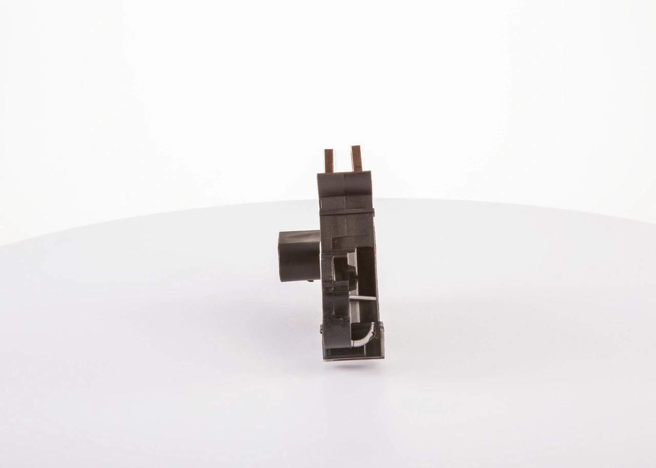 Купить F00M346098 Bosch Реле регулятор напряжения генератора