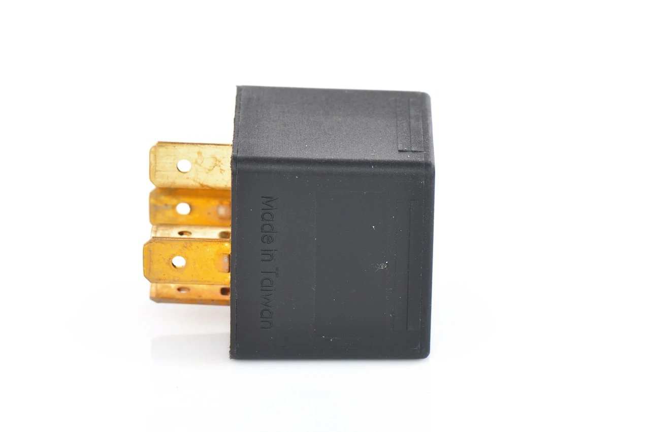 Bosch 0986AH0135 цена, от 2.71 USD