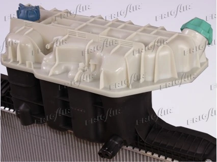 Radiador de esfriamento de motor MAN TGX 1