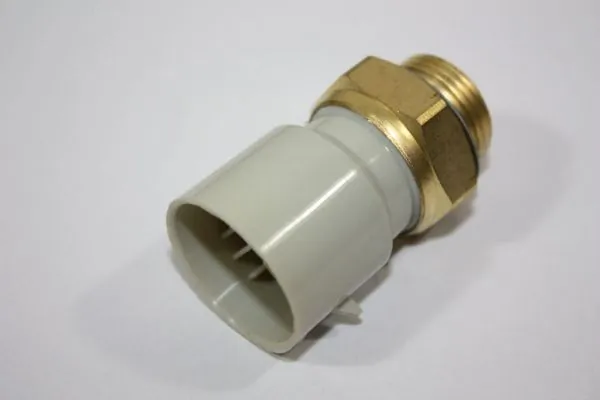 Sensor de temperatura do fluido de esfriamento (de ativação de ventilador do radiador) Nissan Micra K11