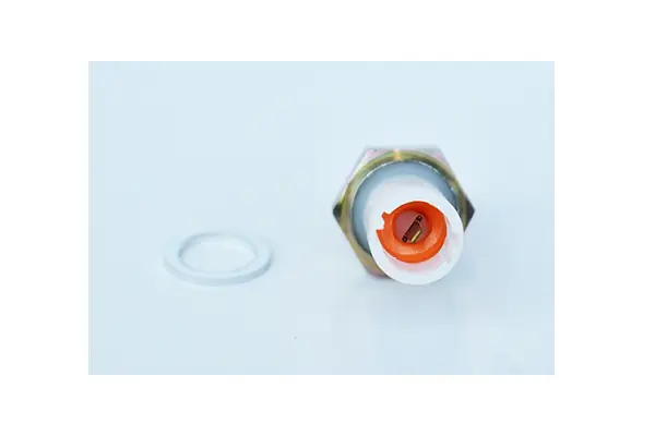 Купить Датчик давления масла Рено Твинго I C06