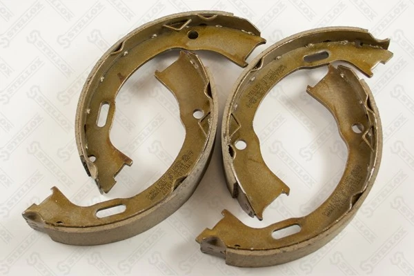 Тормозные колодки стояночного тормоза Ford BRP745 цена, от 26.41 USD