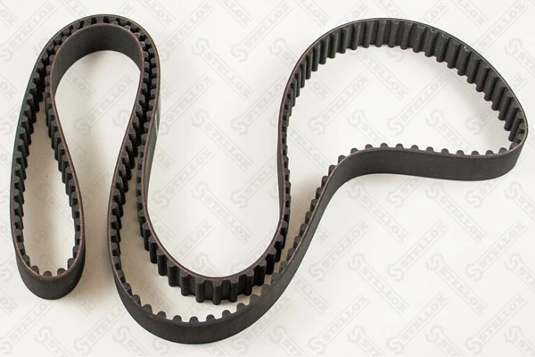 Ремень двигателя на Toyota Avensis Verso LCM