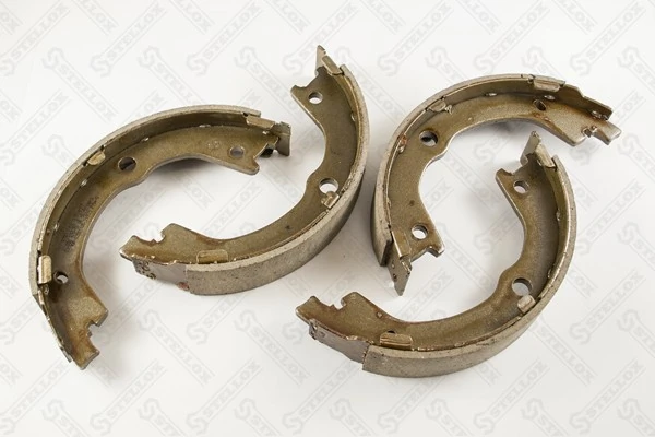Купить 583503EU00 Hyundai/Kia Колодки ручника/стояночного тормоза
