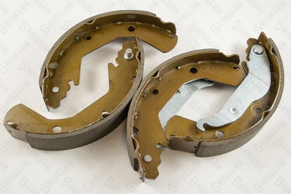 986487924 Bosch Барабанные тормозные колодки