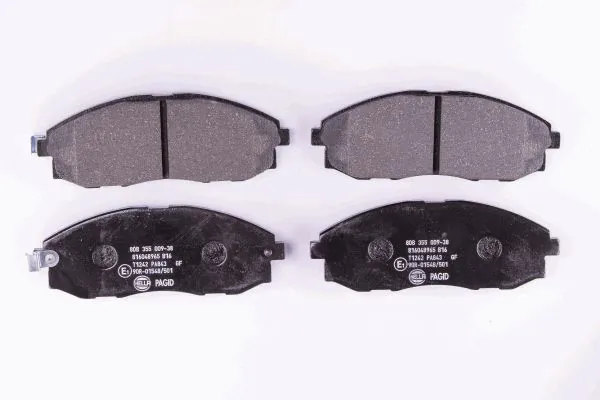 Передние тормозные колодки 8DB355009381 HELLA