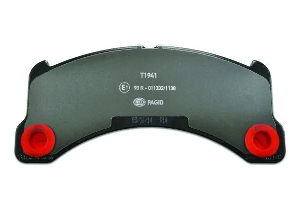 Передние тормозные колодки 8DB355015131 HELLA