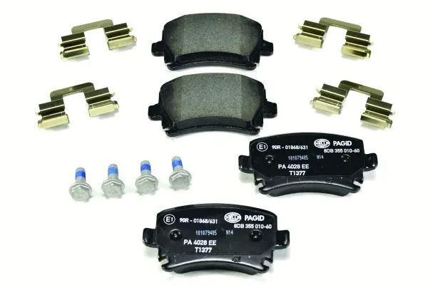 Купить 8DB355010601 HELLA Колодки тормозные задние, дисковые