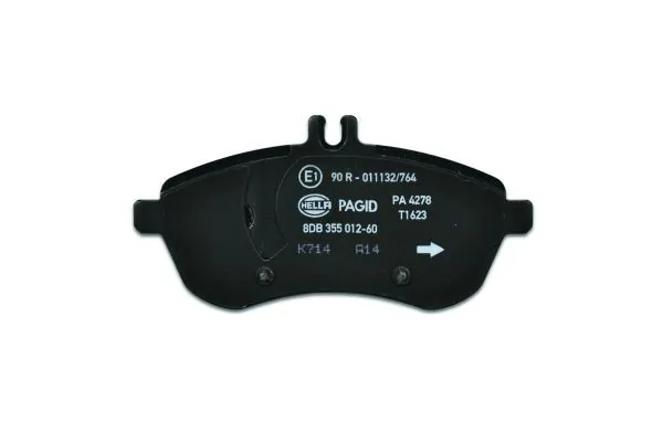 Передние тормозные колодки 8DB355012601 HELLA